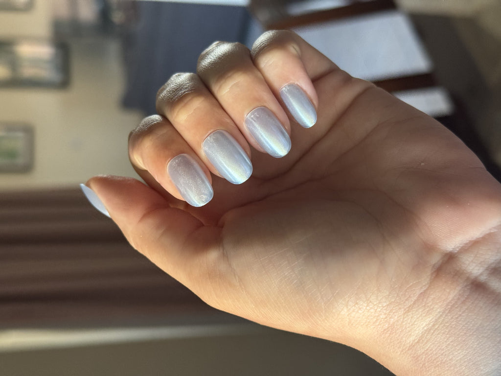 Olive & June Instant Mani Maximalist Short Round Press-On Nails, Sky Chrome, 42 Pieces